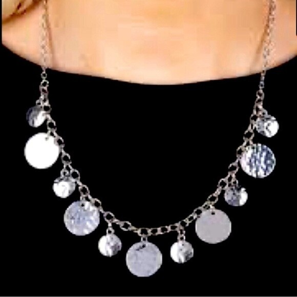 Medallion Silver Colored Coin Disc‎ Dangle Necklace - Picture 1 of 8